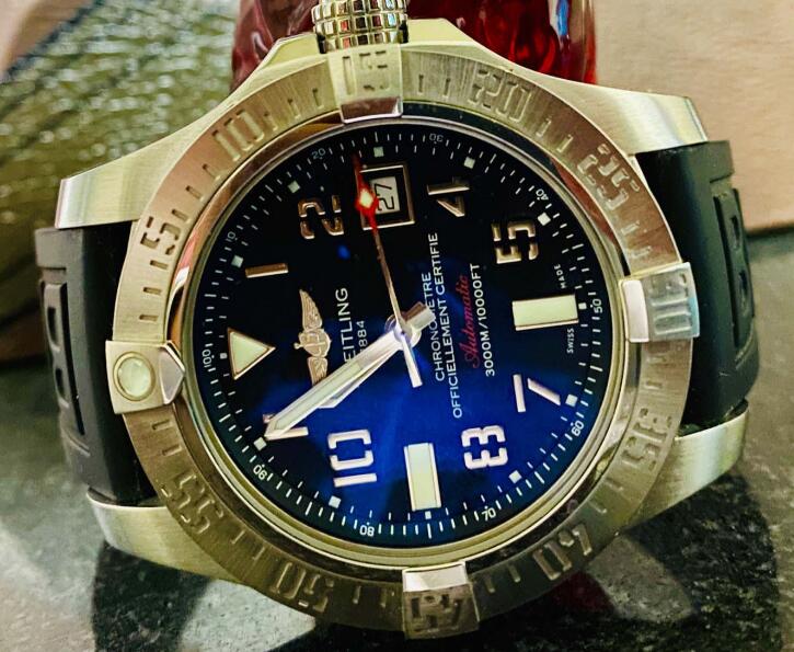 The sturdy and robust Breitling has attracted lots of loyal following.
