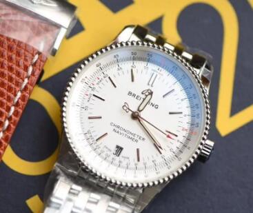 The 41 mm Breitling Navitimer performs precisely and reliably.